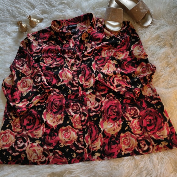 Maggie Barnes Tops - Sz. 4X  3/4 length sleeve blouse